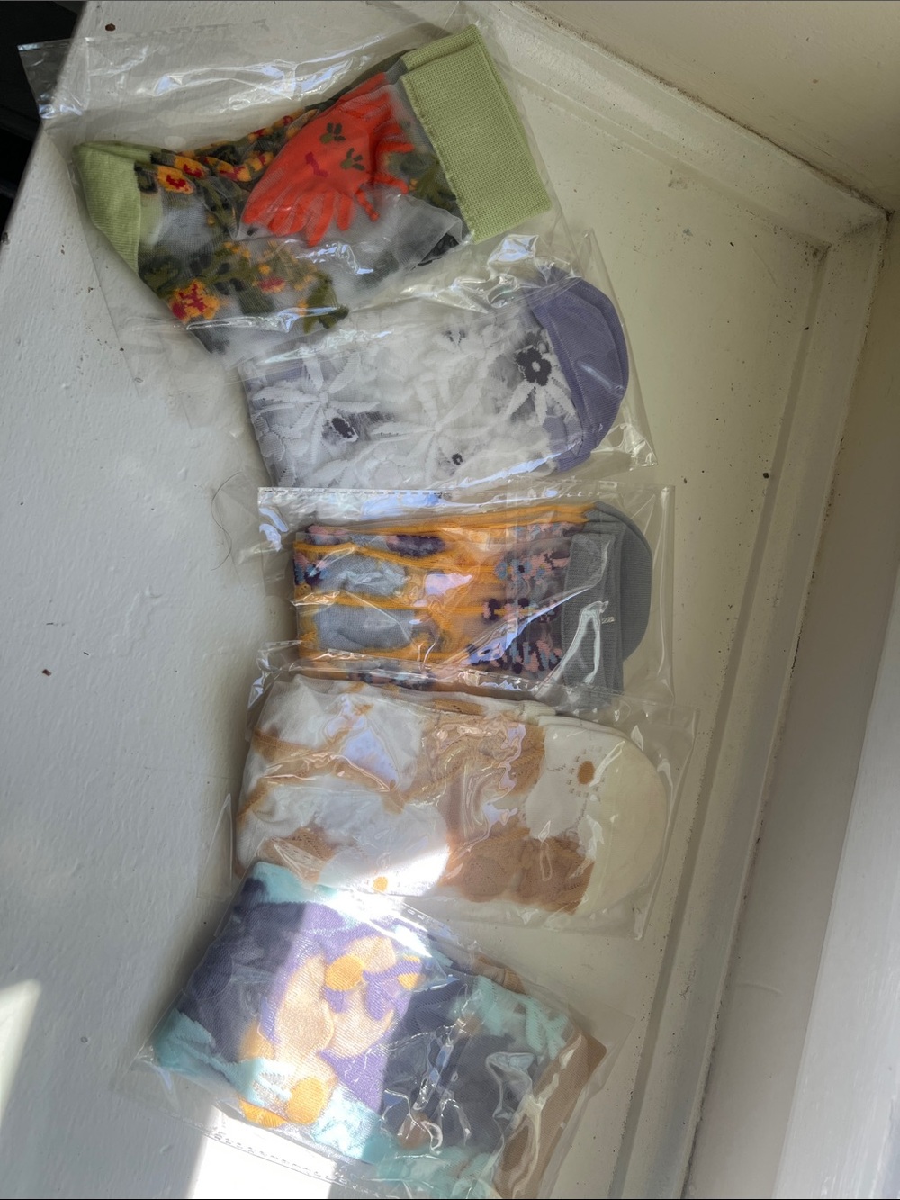5 pairs of sheer floral socks 🌸🌺🌼